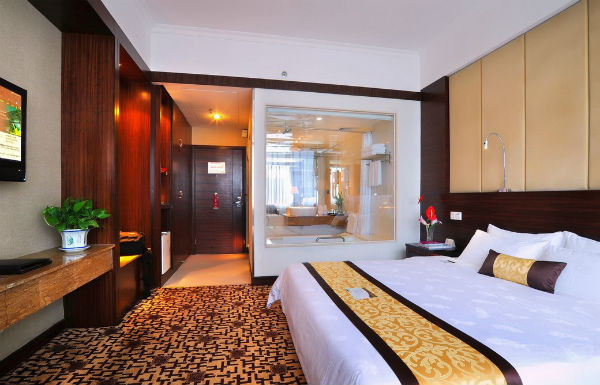 华金盾大酒店主图