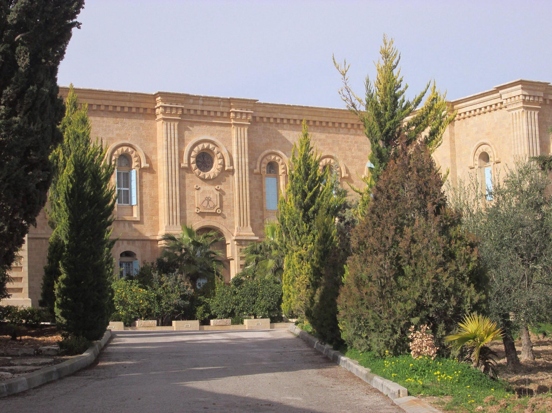 Shekef酒店住宿-Caritas Betharram Center