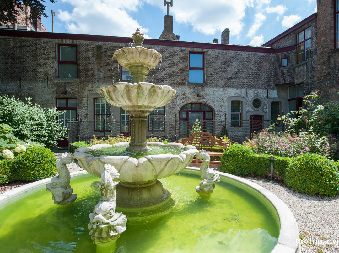 吉昂布日拖酒店-小型优雅酒店主图