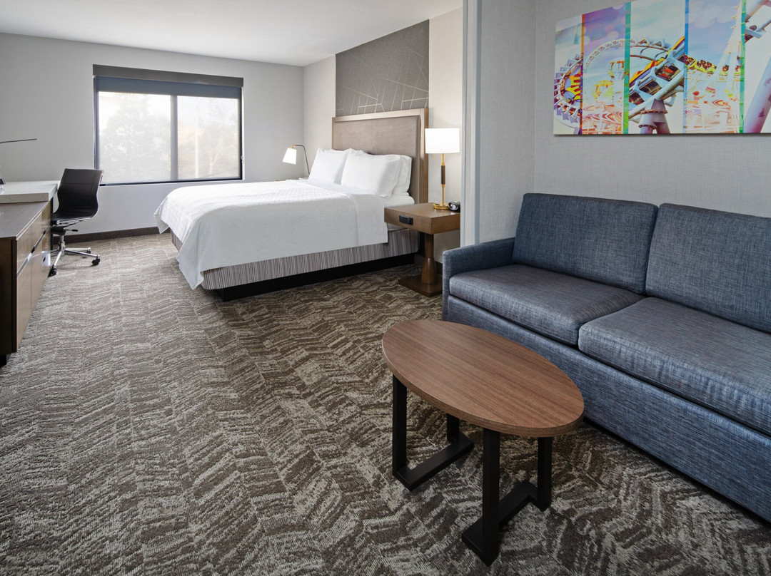 Holiday Inn Express & Suites Valencia - Santa Clarita by IHG主图