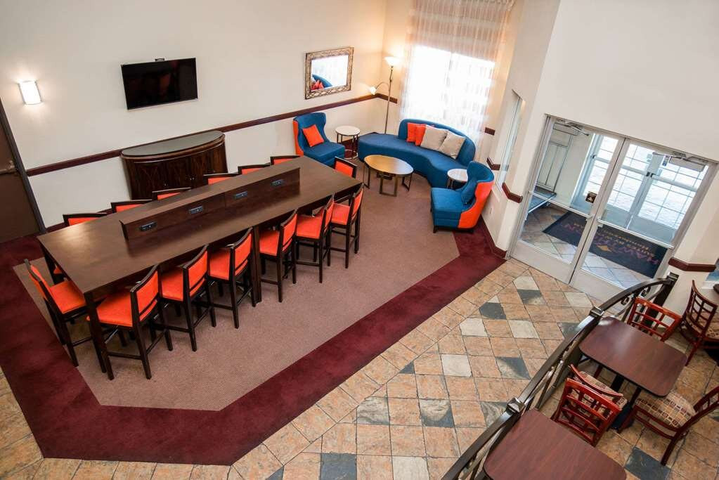 拉斯维加斯豪顿套房酒店主图