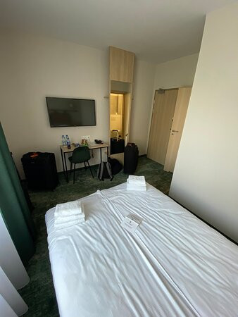 Hi Hotel主图
