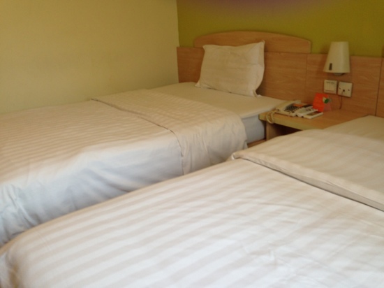 7天优品·长沙芙蓉广场地铁站家乐福店-客卧