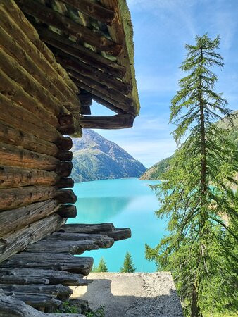 Lago di Place-Moulin景点图片