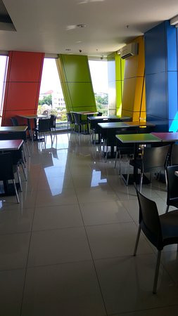 三宝垄爱玛瑞丝青年酒店主图