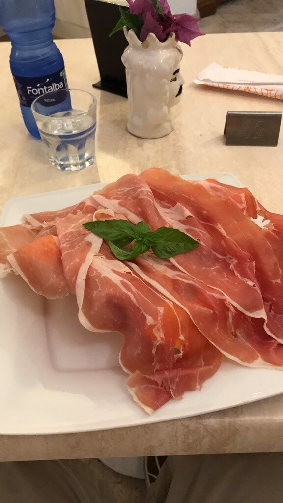 欧斯蒂纳斯特隆波里酒店-餐饮