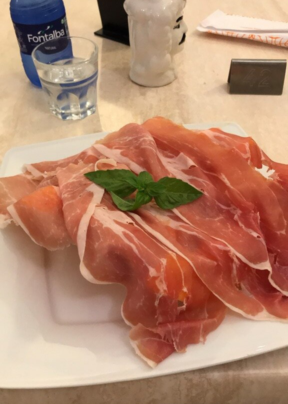 欧斯蒂纳斯特隆波里酒店主图