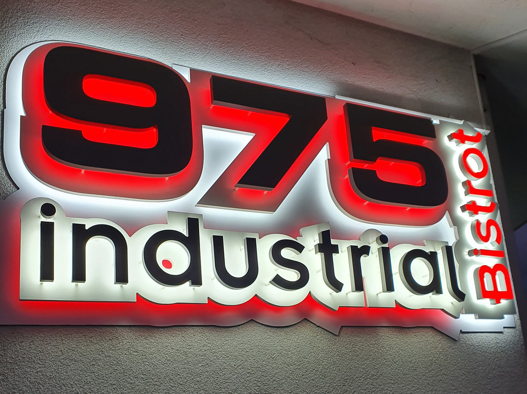 975 Industrial Bistrot