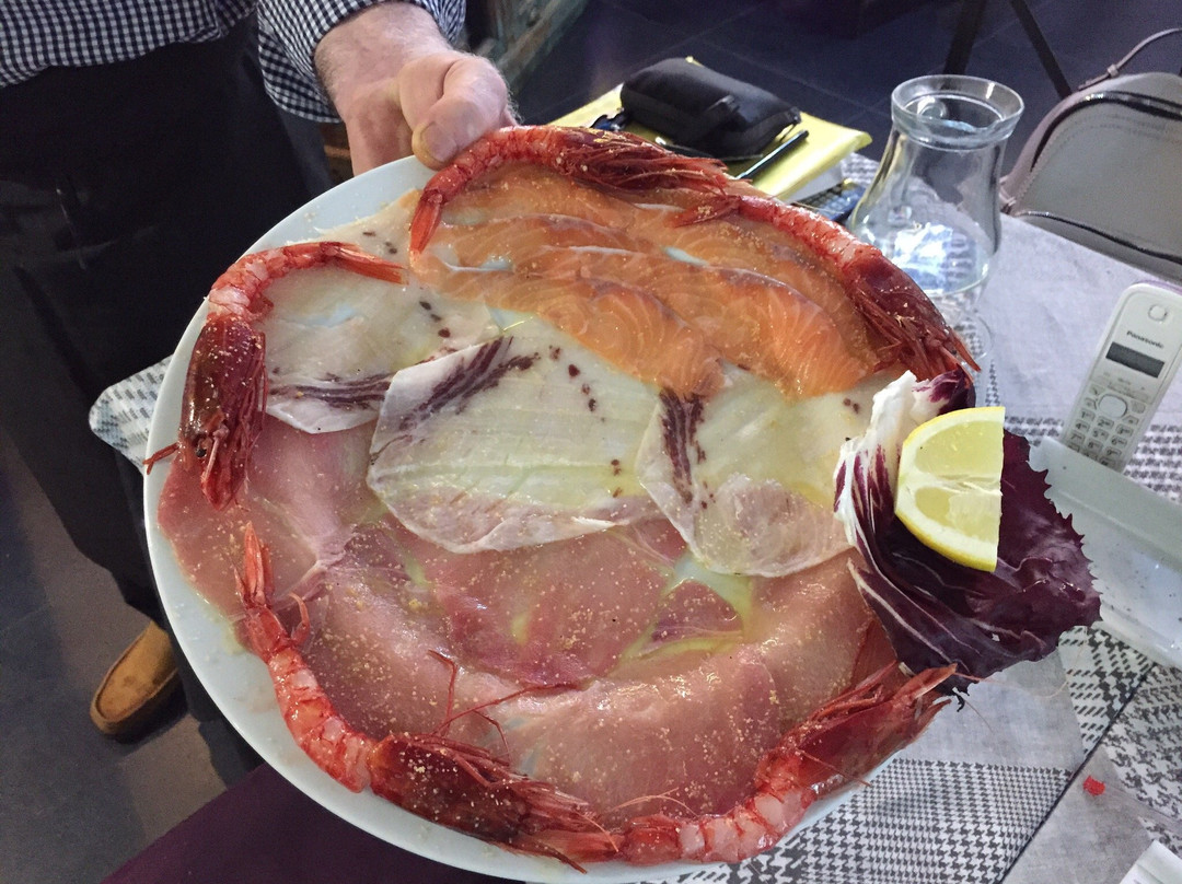 Mica Male Pizzeria Con Cucina