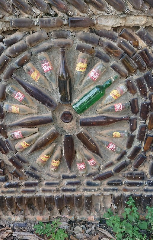 Wat Larn Kuad - Beer Bottle Temple-四色菊必去景点