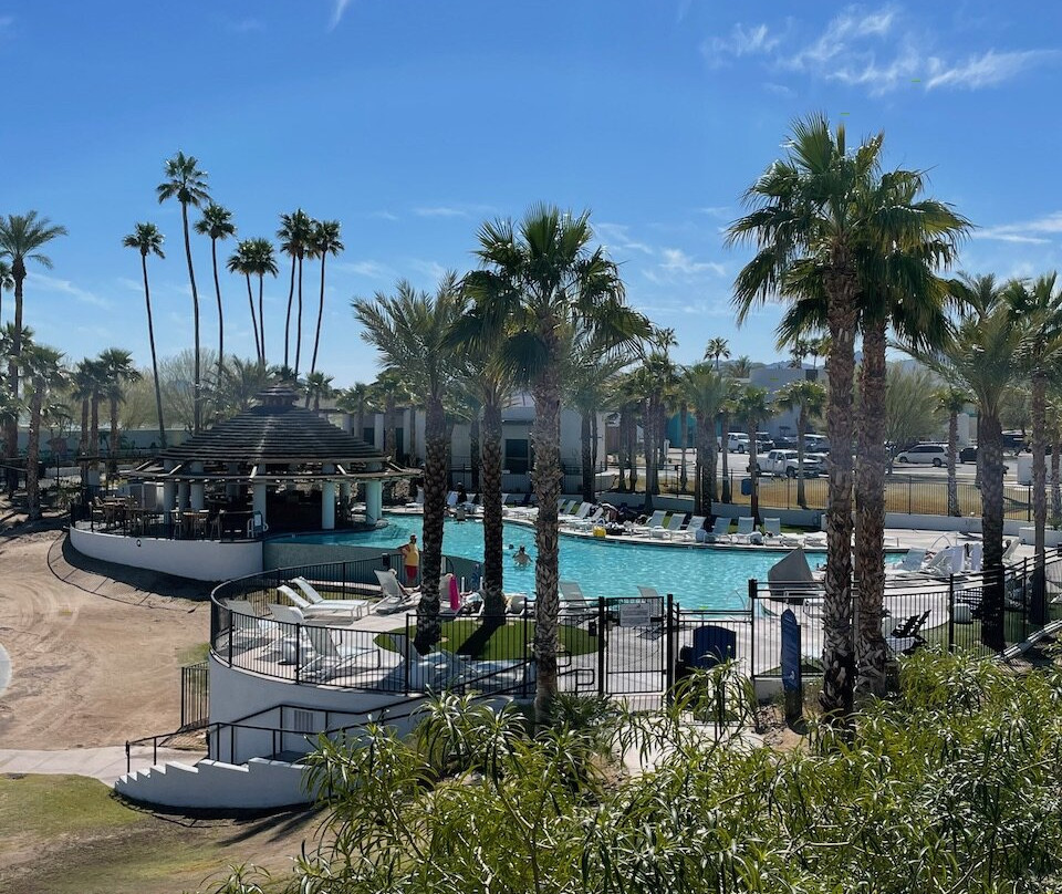 航海海滨度假酒店主图