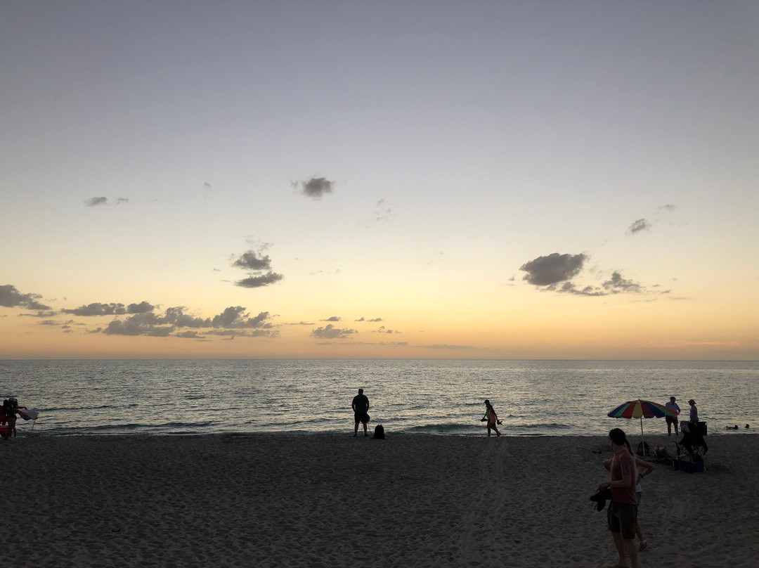 Alison Hangerup Beach-俘虏岛必去景点