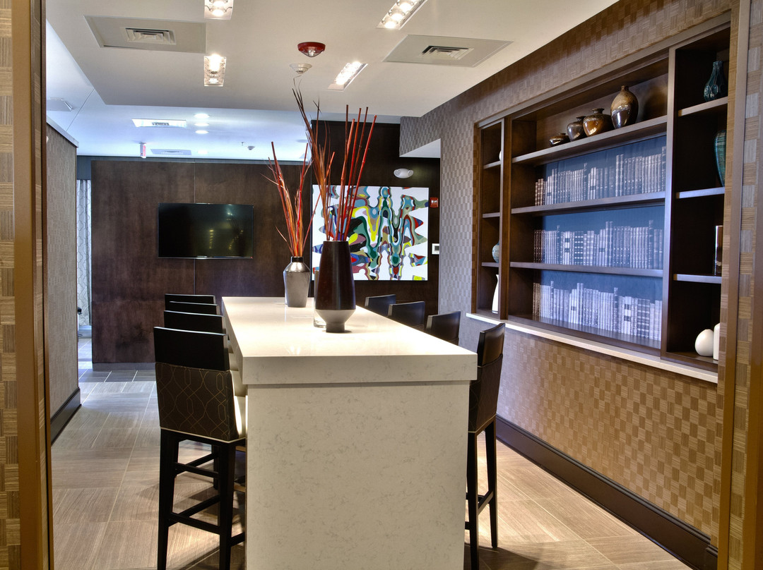 夏洛特机场假日酒店主图