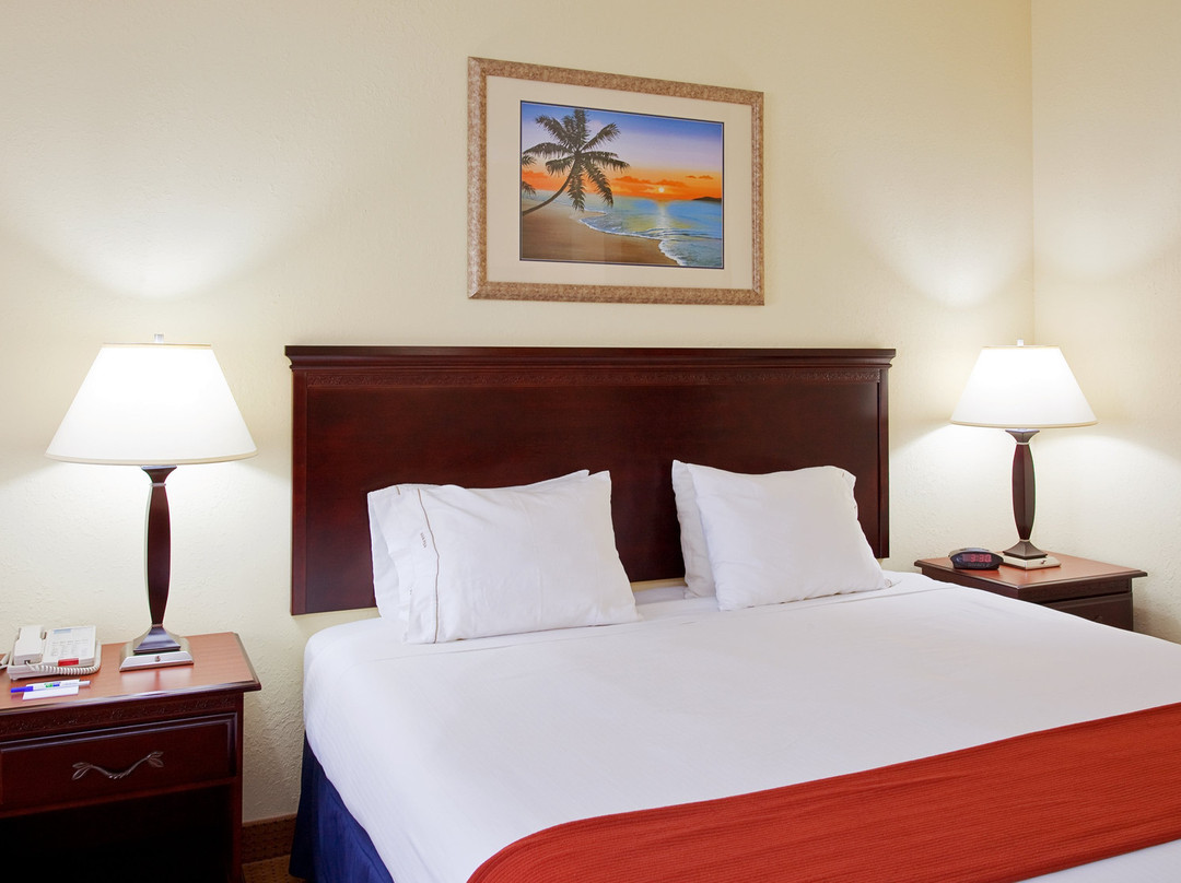 Holiday Inn Express & Suites Panama City-Tyndall by IHG主图