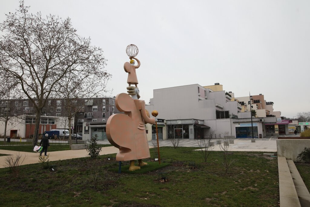 La Statue: La Marche Du Temps景点图片