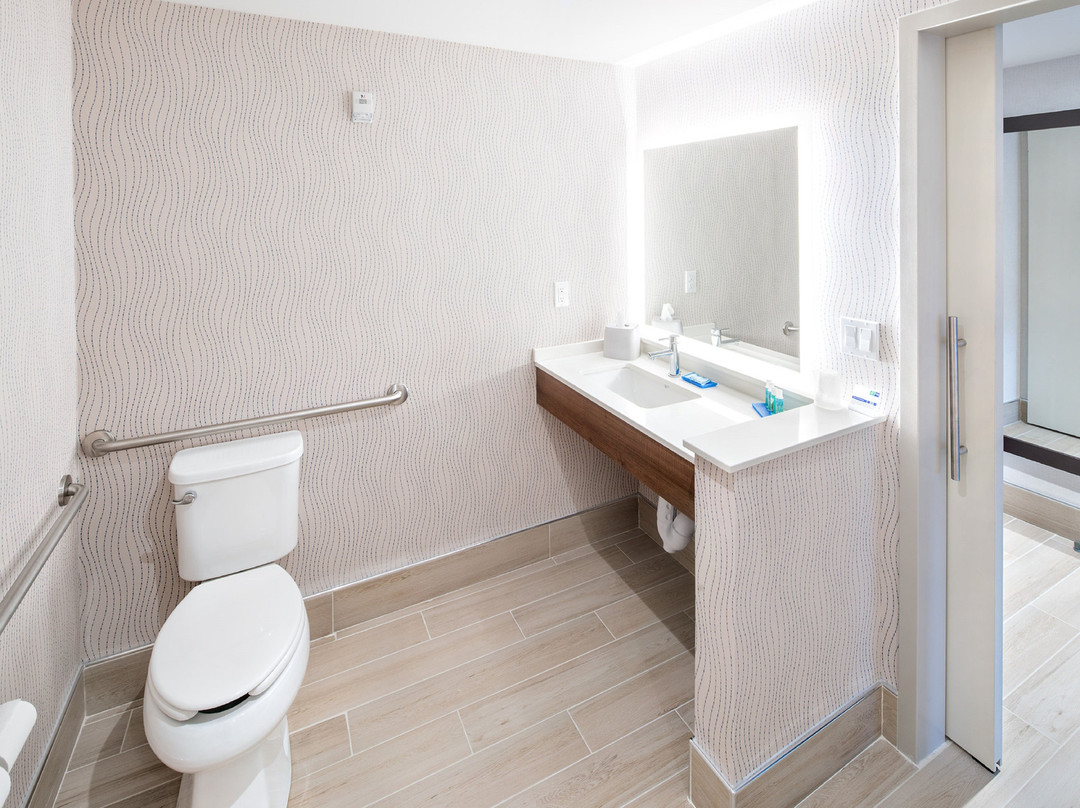 Holiday Inn Express Red Deer North By IHG主图