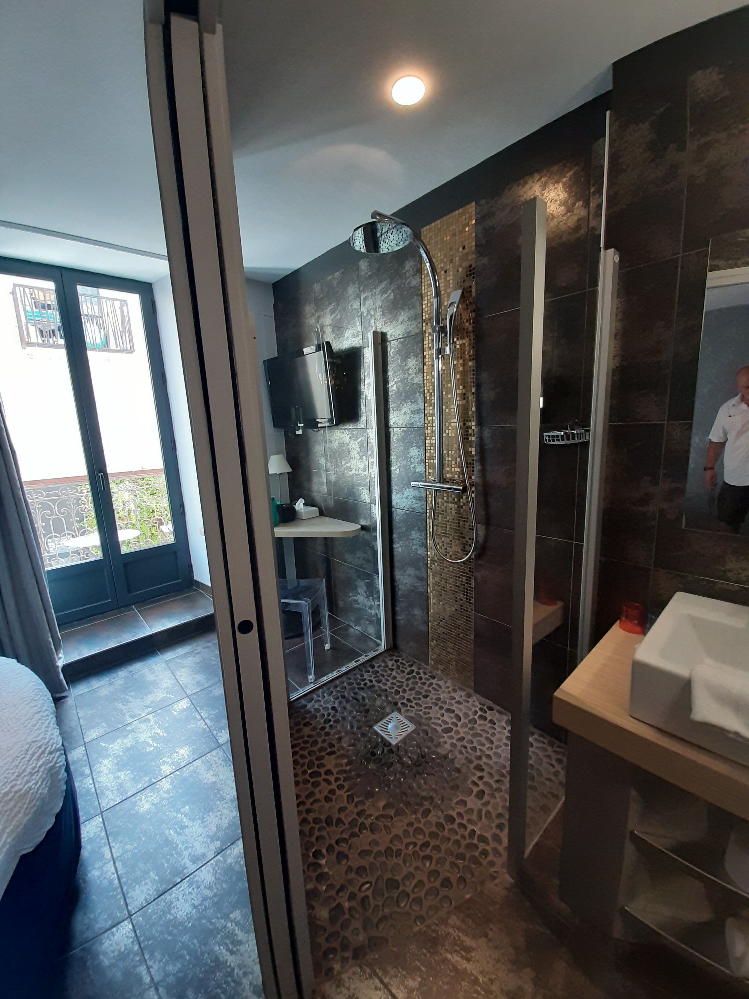 Urban Style Hôtel les Fleurines-浴室