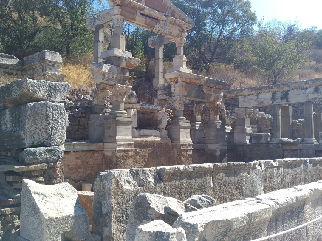 Trajan's Fountain景点图片