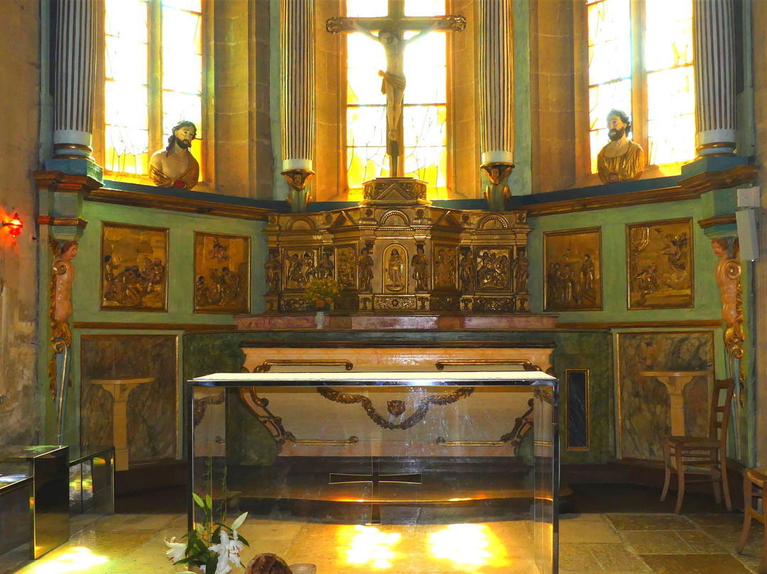 Eglise Saint Fleuret-Estaing必去景点