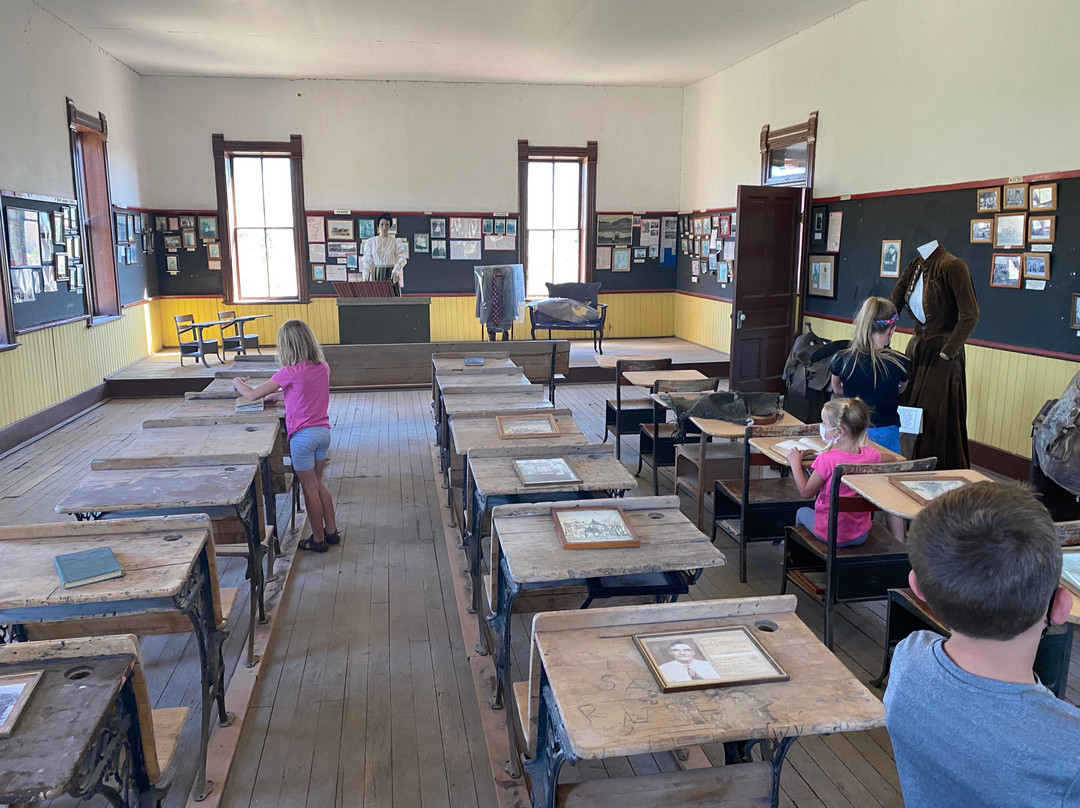 School House Museum-White Oaks必去景点