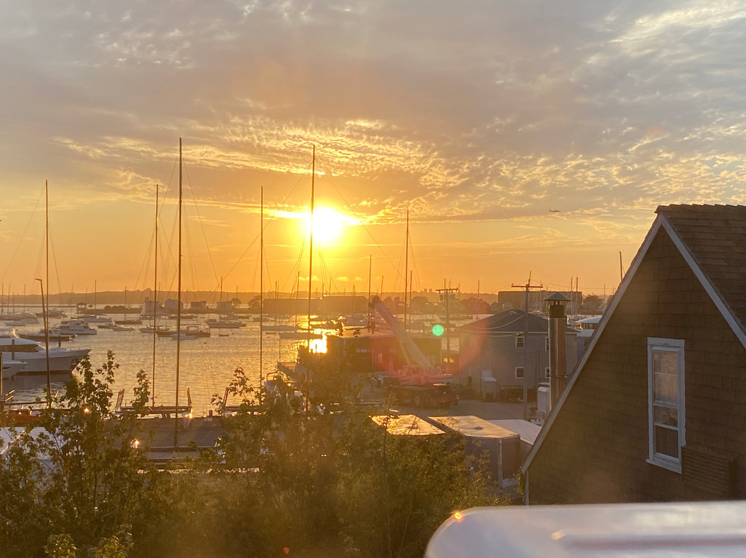 Forty 1⁰ North主图