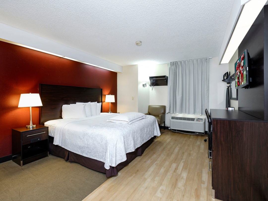 棕榈海岸红屋顶酒店主图