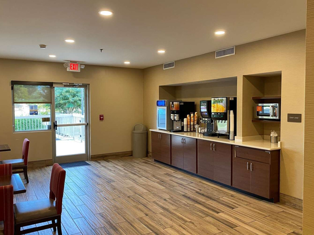 Comfort Inn Roanoke Airport主图