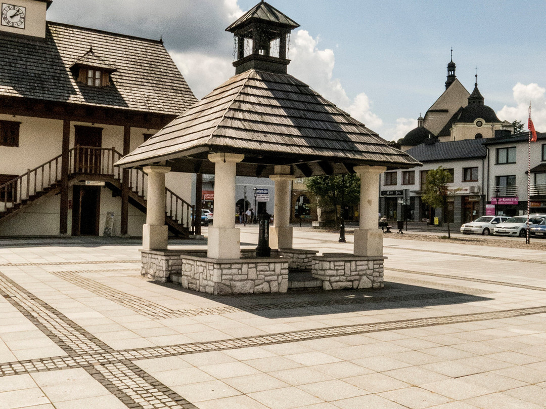 Marqet Square in Pilica景点图片