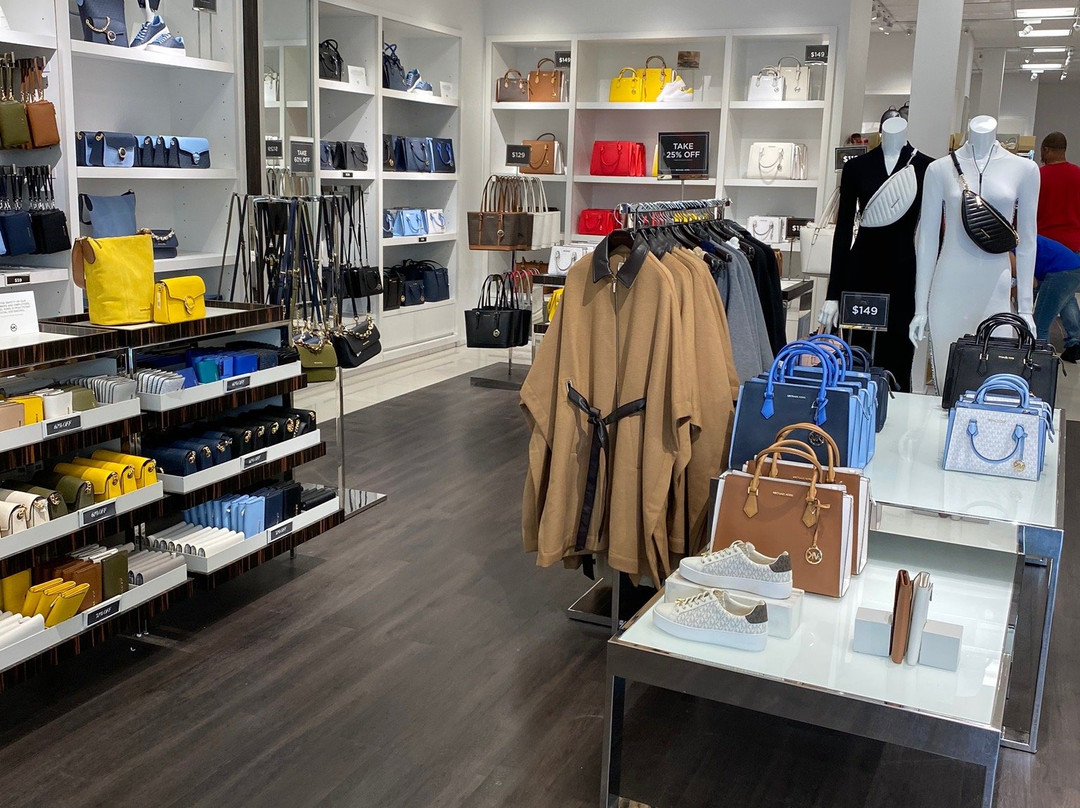 圣马可斯奥特莱斯名品折扣购物中心-圣马科斯必去景点