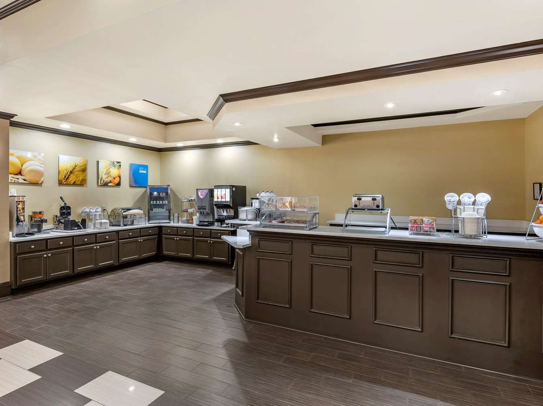 Comfort Inn & Suites主图