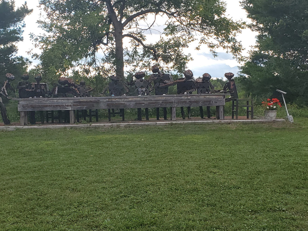 Stone Ledge Sculpture Garden-Plattsburgh必去景点