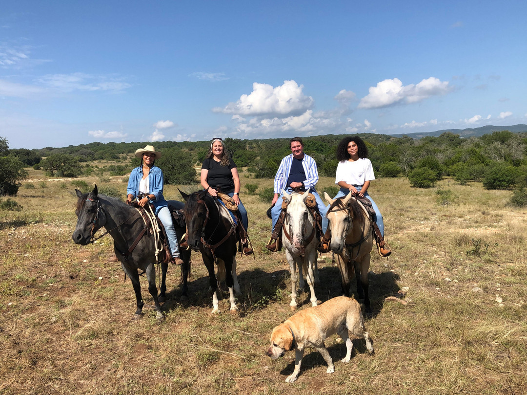 Cross G Ranch Trail Rides-Bandera必去景点