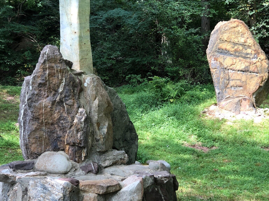 Columcille Megalith Park景点图片