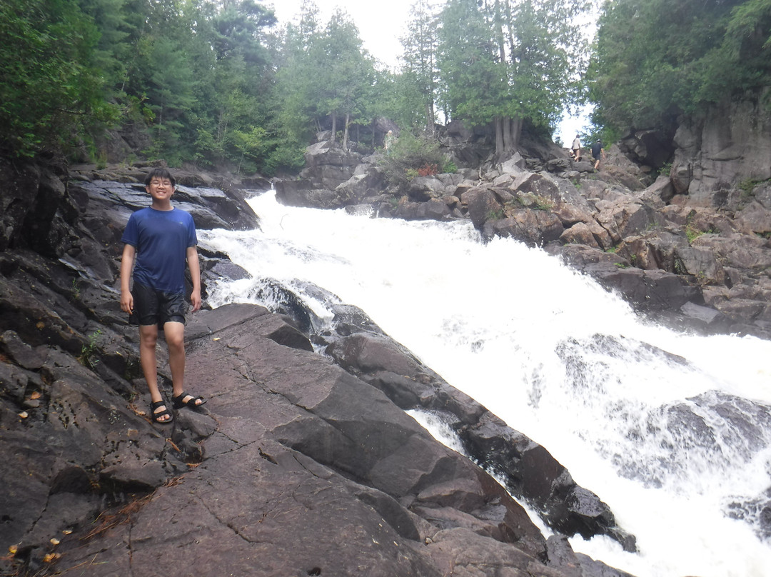 Oxtongue River-Ragged Falls Provincial Park景点图片