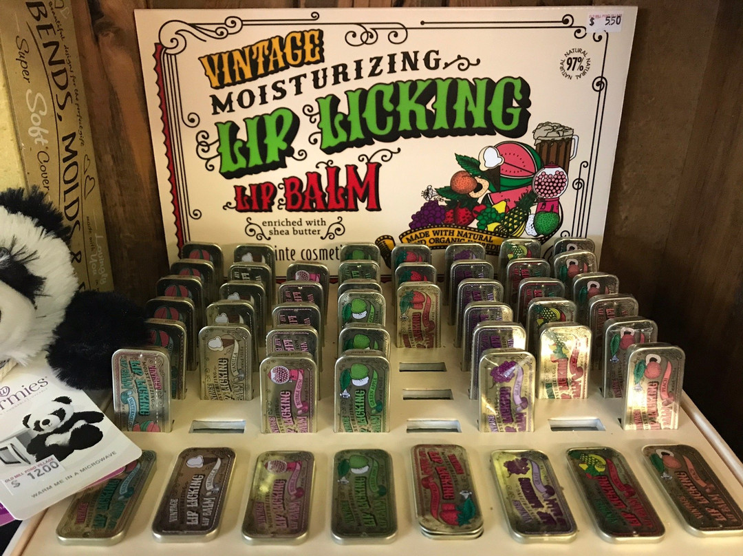 Old Mill Pond Village Shops-Granby必去景点