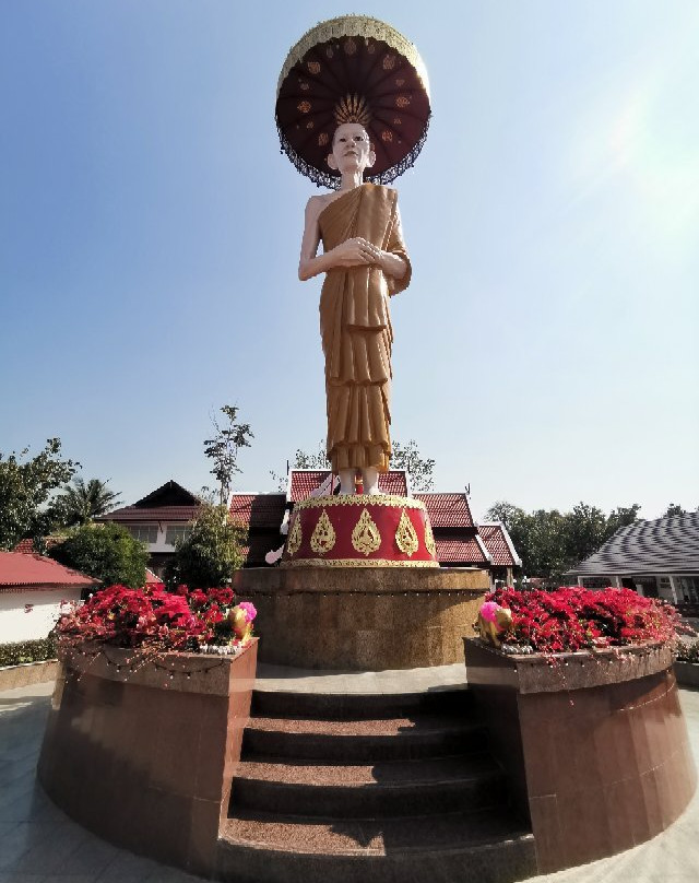 Trilak Cemetery-南邦必去景点
