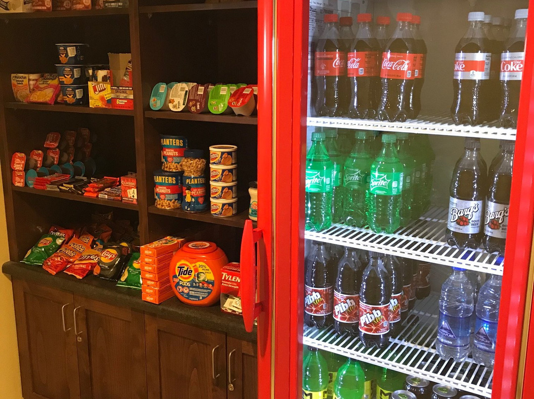 Black Gold Suites, Stanley主图