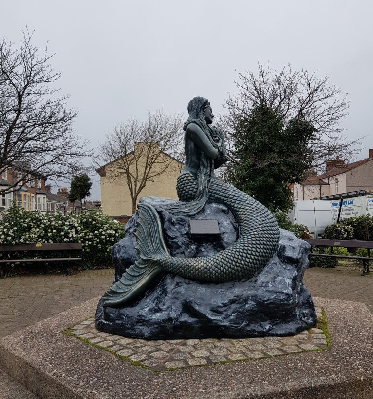 The Ebb & Flow Mermaid Statue景点图片