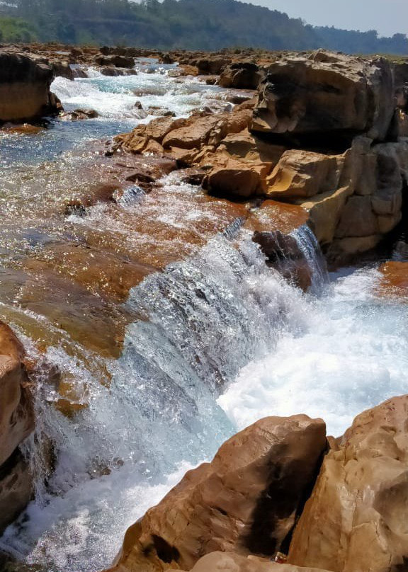 Panimur Waterfalls景点图片