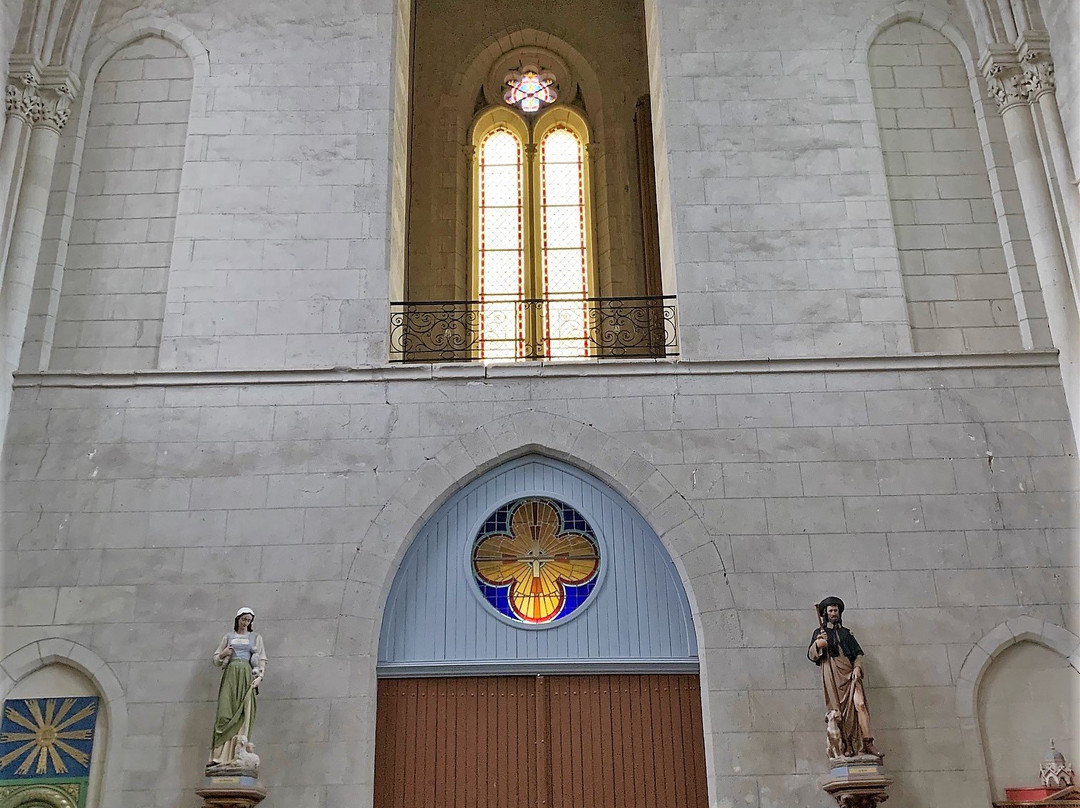 Eglise Saint-Louis-Coron必去景点