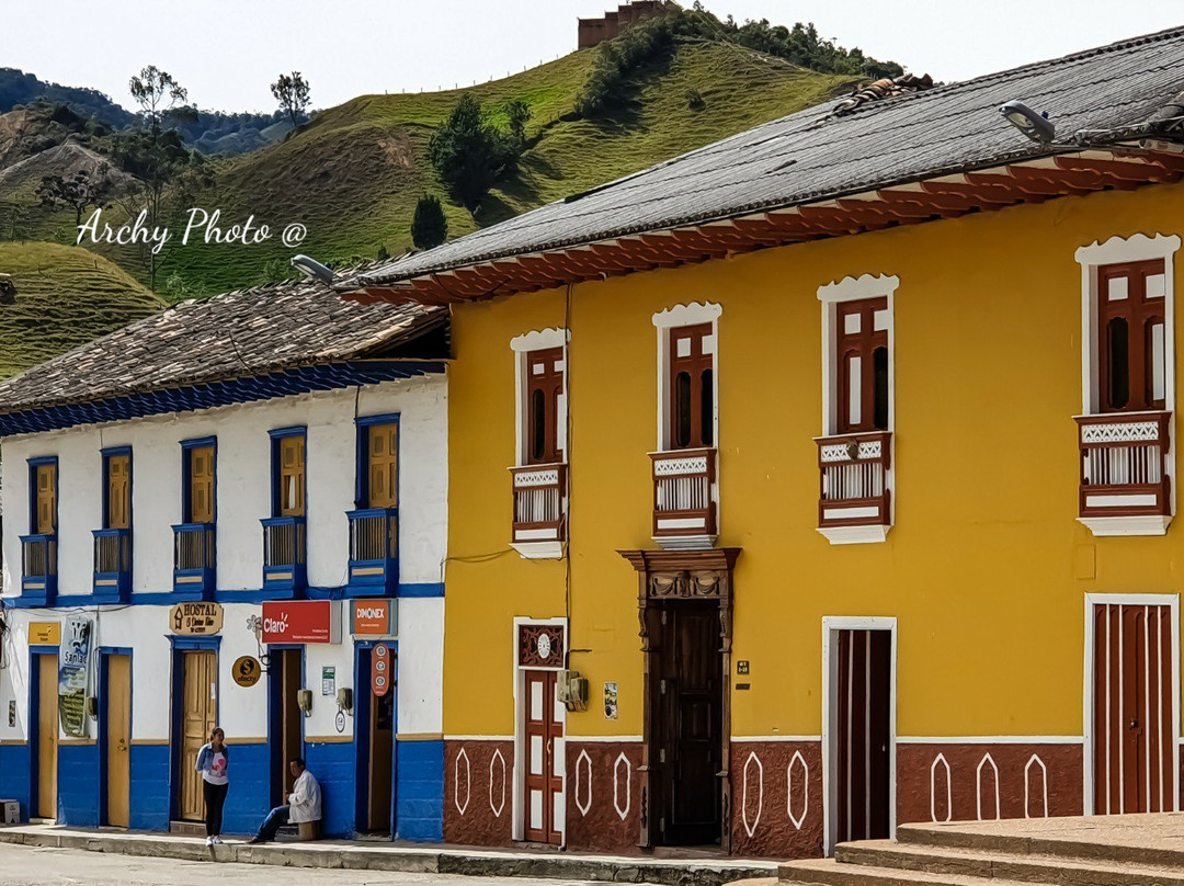 Iglesia de San Felix-Salamina必去景点