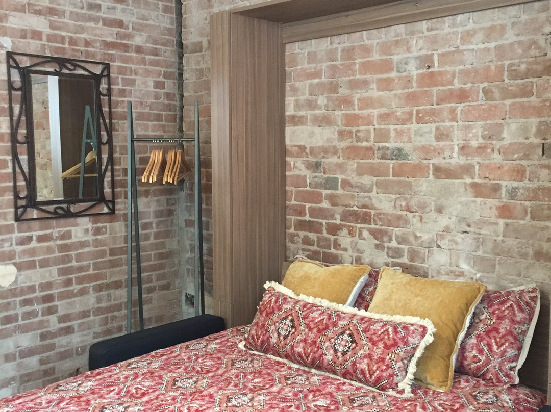 Bisbee Brownstone Suites主图