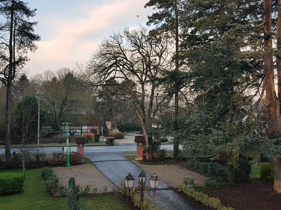 Logis Hôtel Le Parc主图