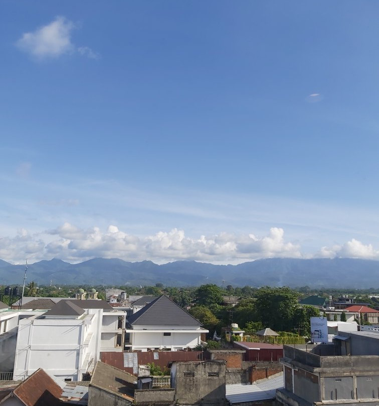 Lombok Plaza Hotel & Convention主图