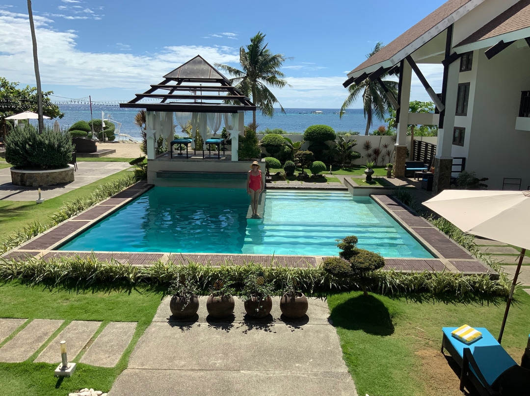 潜水穿越度假酒店主图