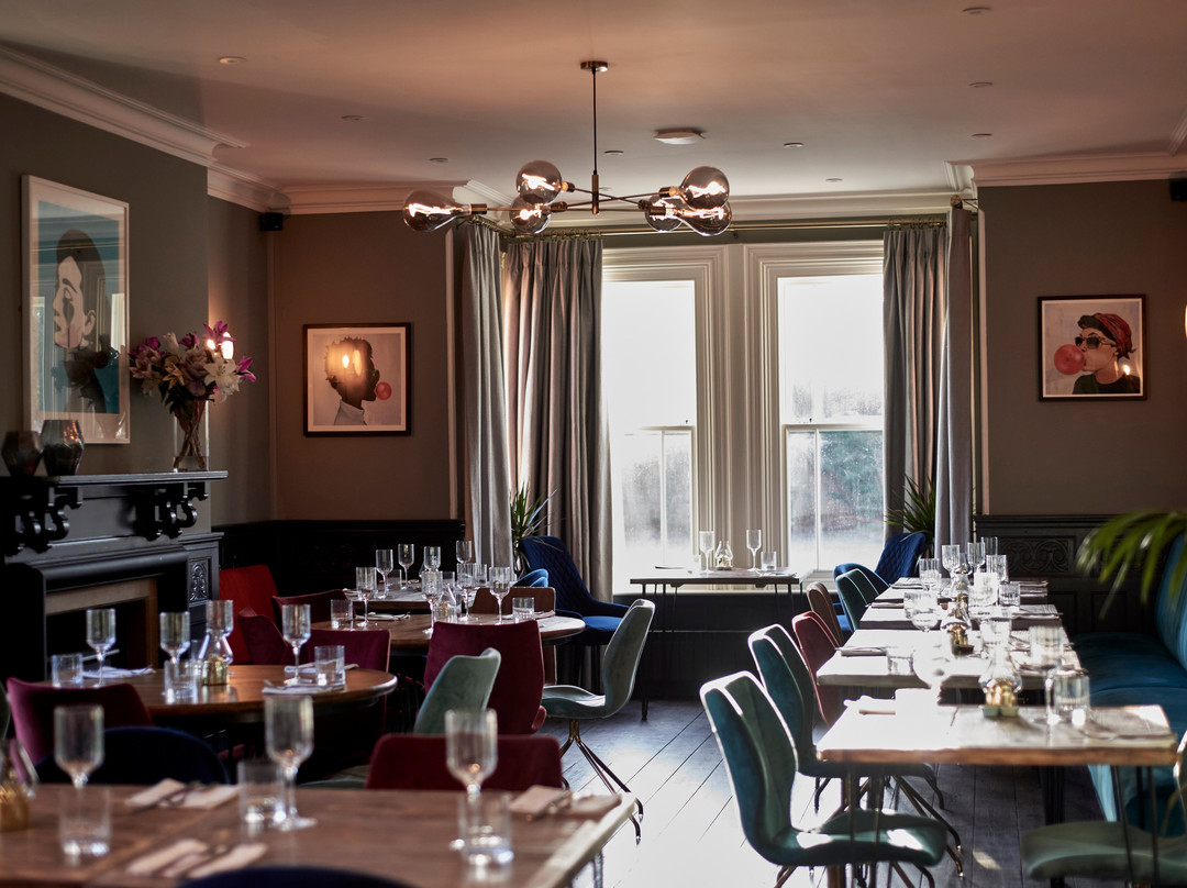 The Lodge Duxford主图