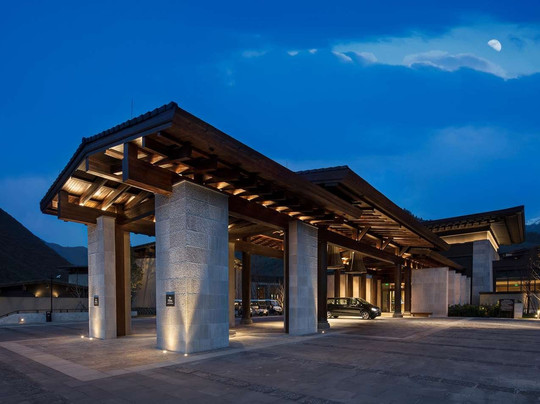 九寨鲁能希尔顿度假酒店主图