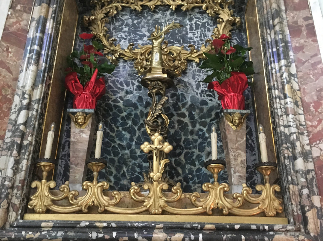 Abbazia San Benedetto Martire-圣贝内代托-德尔特龙托必去景点