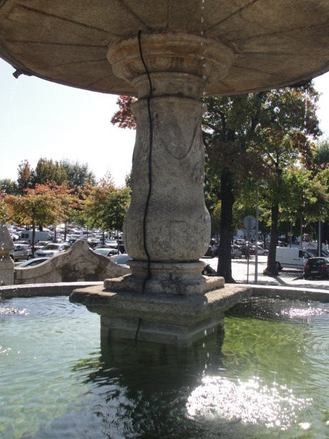 Chafariz do Campo da Feira-巴塞洛斯必去景点