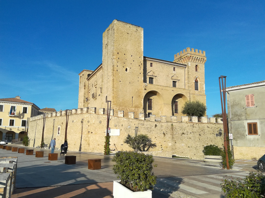 Borgo Baccile by Vini Fantini